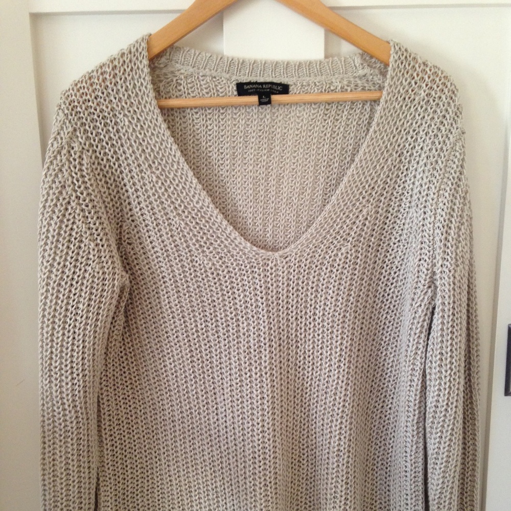 Banana Republic 100% Linen V-Neck Sweater